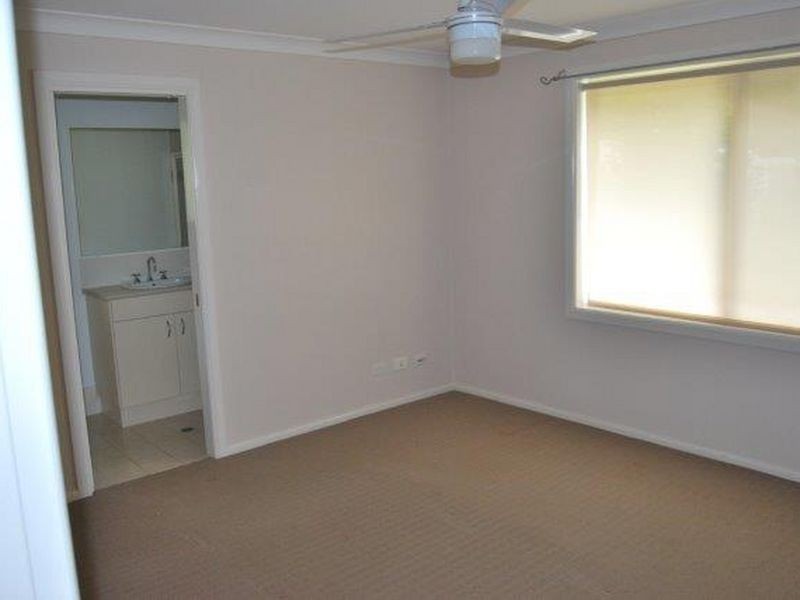 98 Peppertree Grove, Talarm NSW 2447