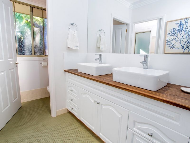 220 The Mountain Way, Sapphire Beach NSW 2450