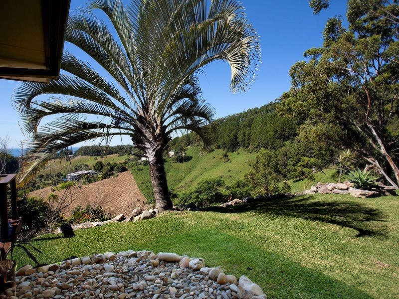 220 The Mountain Way, Sapphire Beach NSW 2450