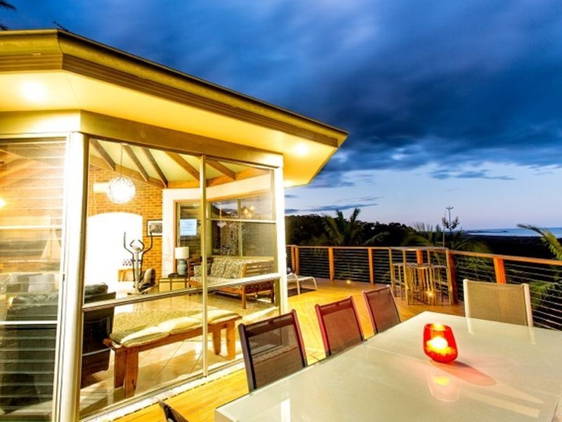 220 The Mountain Way, Sapphire Beach NSW 2450
