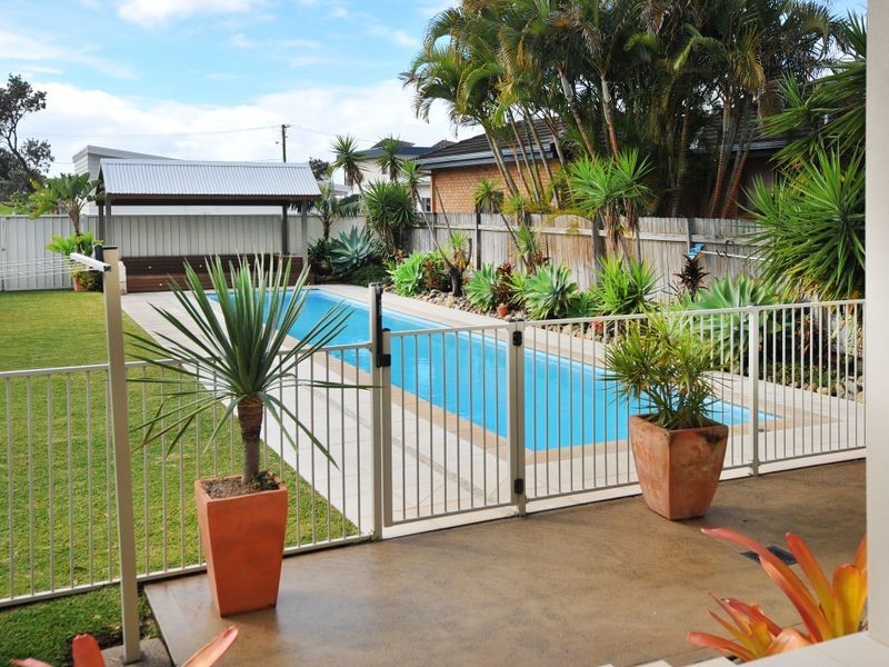 24 Wharf Street, Woolgoolga NSW 2456