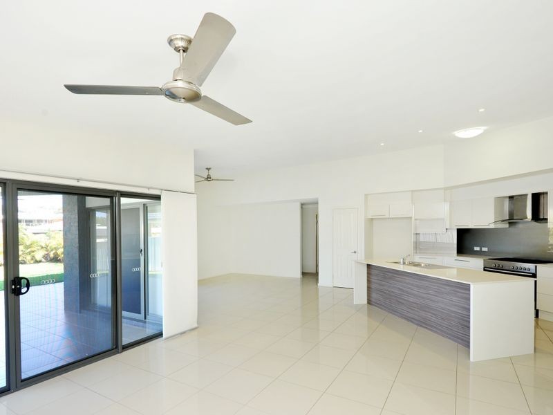 62 Admiralty Drive, Safety Beach NSW 2456