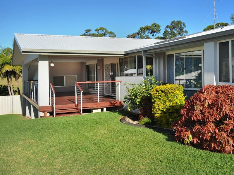 7 Mariner Drive, Safety Beach NSW 2456