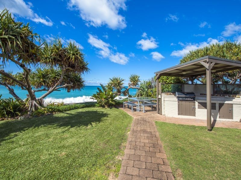 11 Emerald Avenue, Sapphire Beach NSW 2450