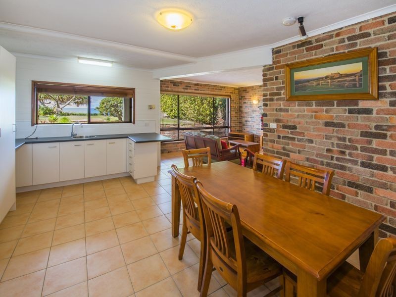 11 Emerald Avenue, Sapphire Beach NSW 2450