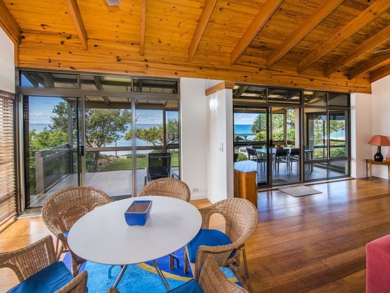 11 Emerald Avenue, Sapphire Beach NSW 2450