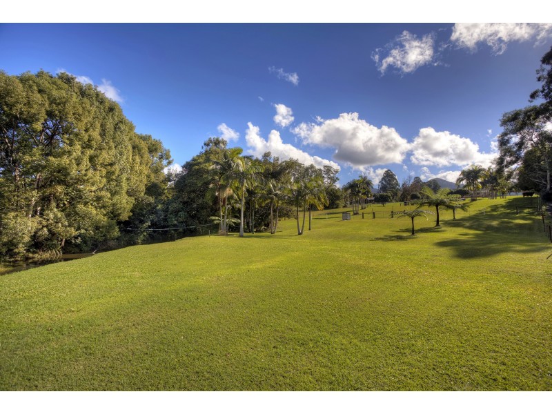 129 Braford Drive, Bonville NSW 2441