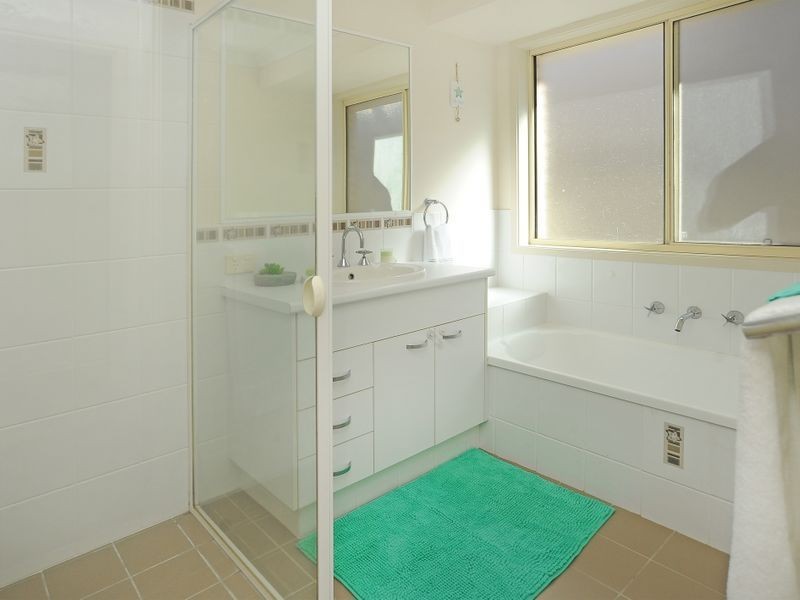 2 Farrell Close, Bonville NSW 2441