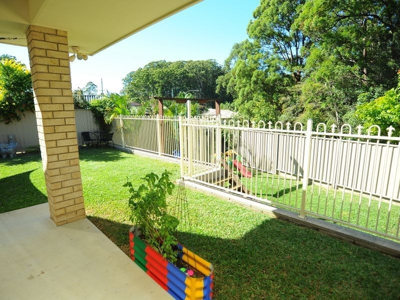 2 Farrell Close, Bonville NSW 2441