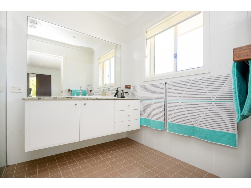 4 Yachtsman Drive, Safety Beach NSW 2456