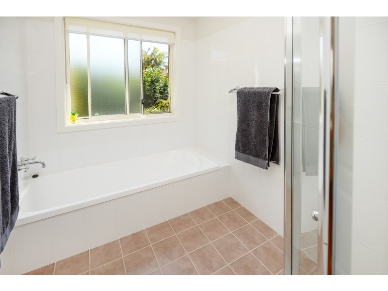 4 Yachtsman Drive, Safety Beach NSW 2456