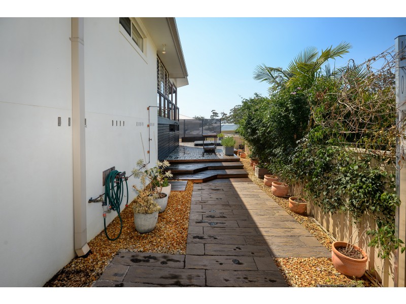 4 Yachtsman Drive, Safety Beach NSW 2456