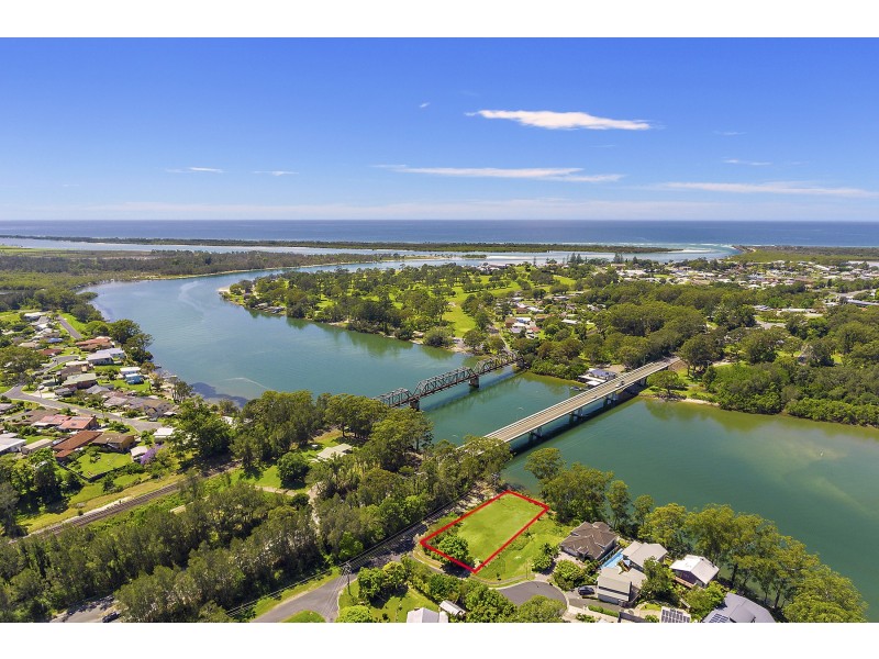 8 Dolphin Court, Urunga NSW 2455