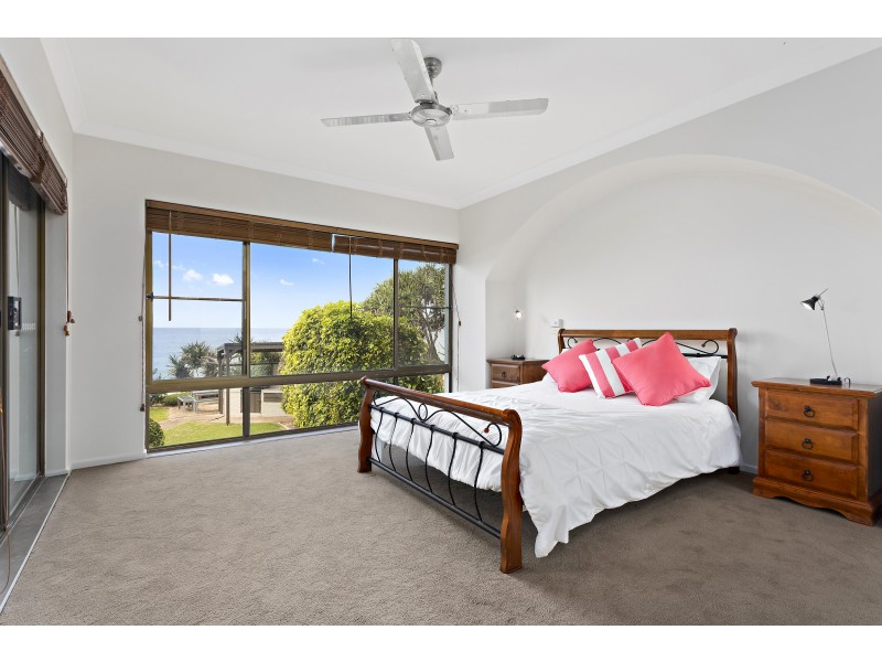 11 Emerald Avenue, Sapphire Beach NSW 2450
