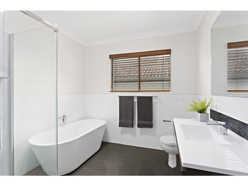 11 Emerald Avenue, Sapphire Beach NSW 2450