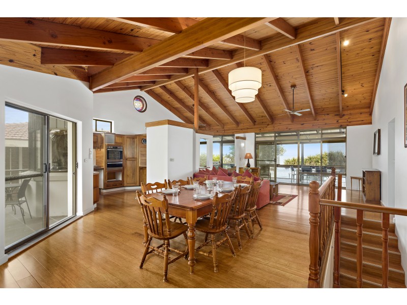 11 Emerald Avenue, Sapphire Beach NSW 2450