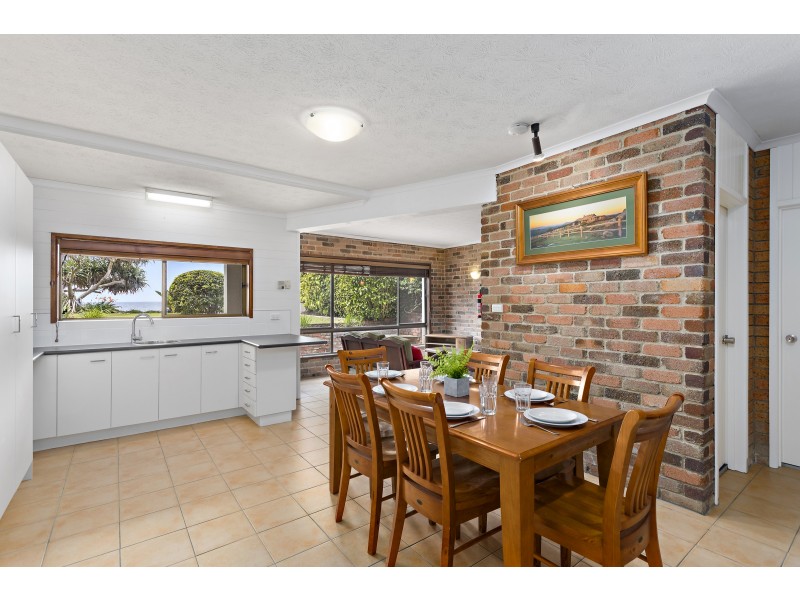 11 Emerald Avenue, Sapphire Beach NSW 2450