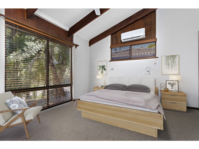 10 Merinda Avenue, Sapphire Beach NSW 2450
