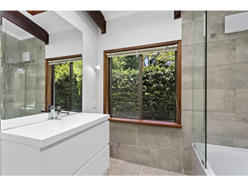 10 Merinda Avenue, Sapphire Beach NSW 2450
