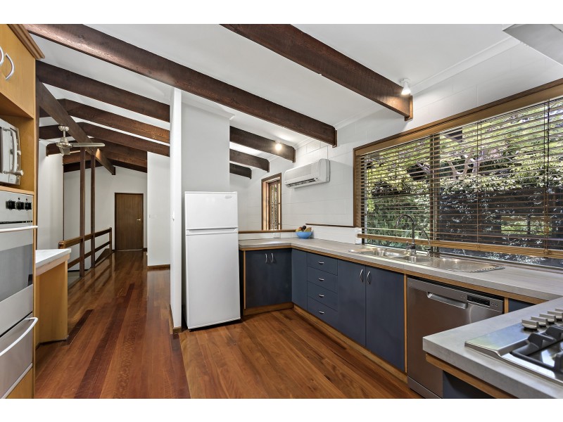 10 Merinda Avenue, Sapphire Beach NSW 2450