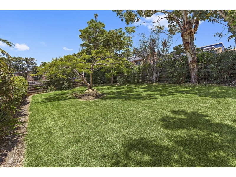 10 Merinda Avenue, Sapphire Beach NSW 2450