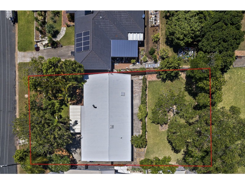 10 Merinda Avenue, Sapphire Beach NSW 2450
