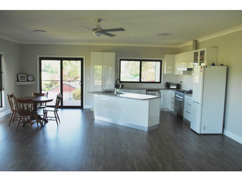 24 Kurrajong Street, Dorrigo NSW 2453