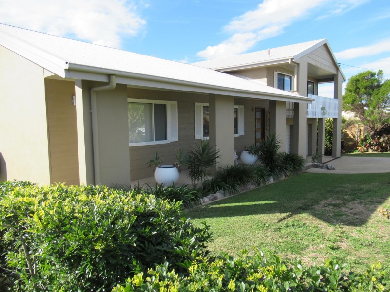 11 Headland Road, Sapphire Beach NSW 2450