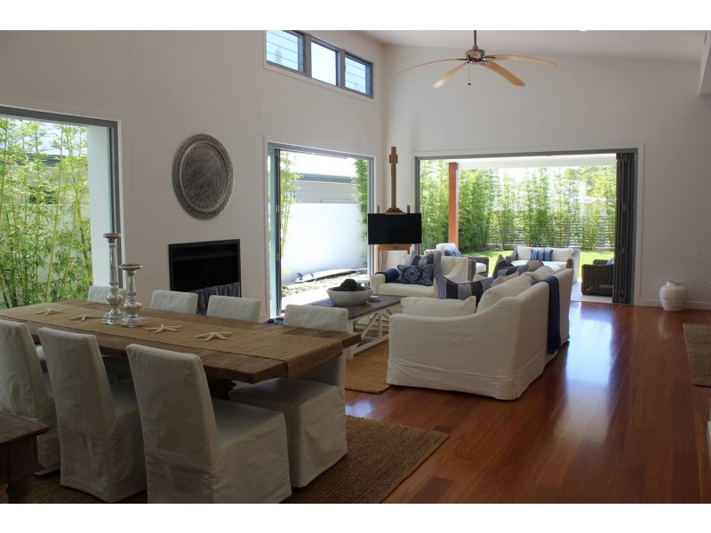 5 White Bluff Road, Sapphire Beach NSW 2450