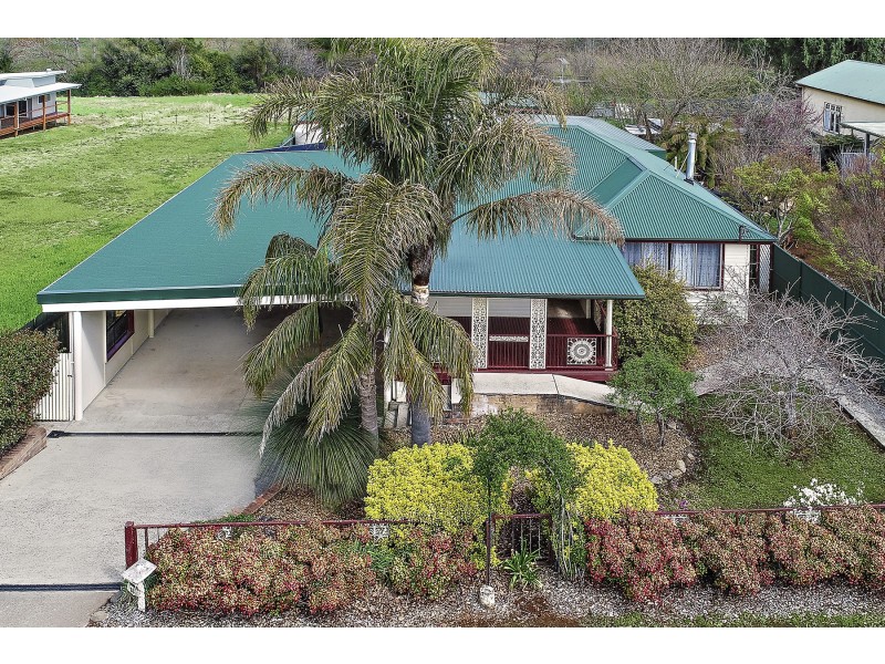 18 Vine Street, Dorrigo NSW 2453