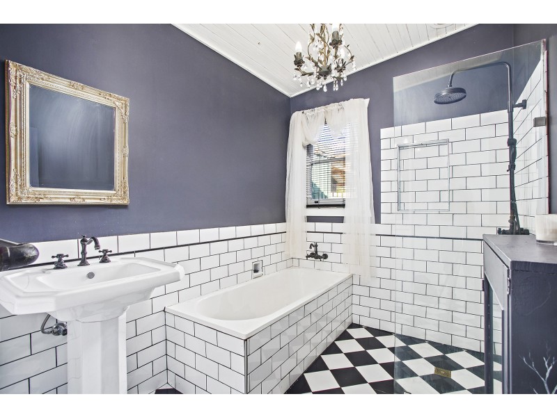 124 Pine Avenue, Ulong NSW 2450