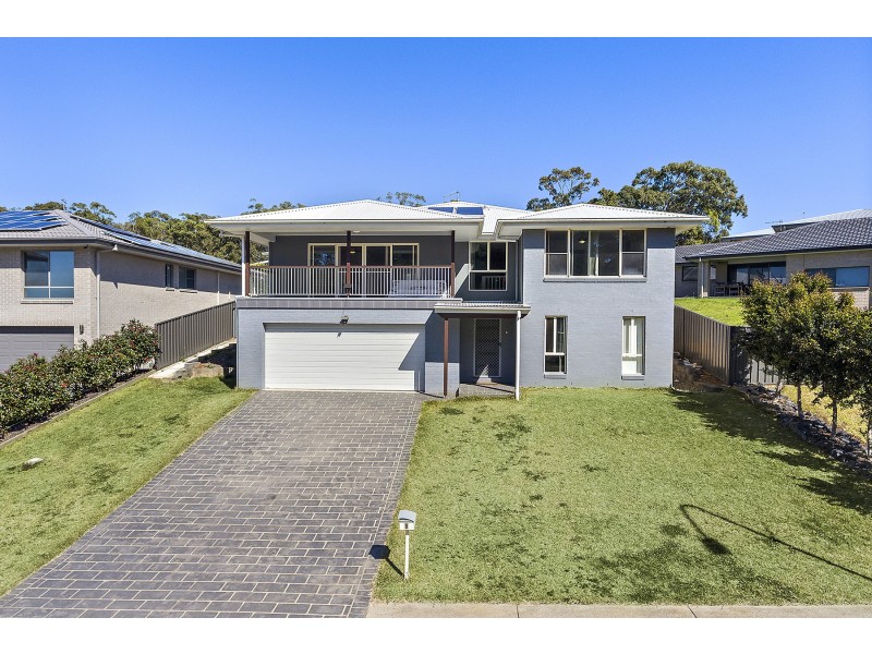 8 Seacrest Boulevard, Sandy Beach NSW 2456