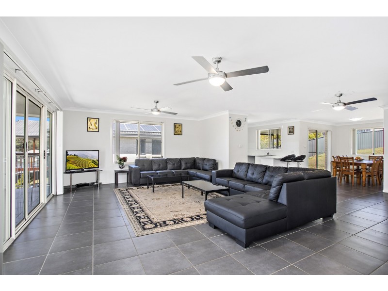 8 Seacrest Boulevard, Sandy Beach NSW 2456