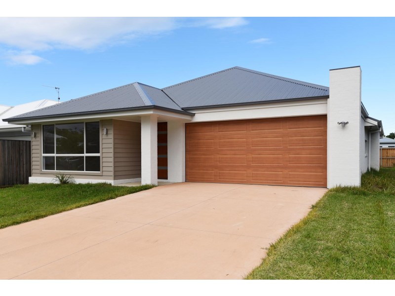 4 Redgum Circuit, Sapphire Beach NSW 2450