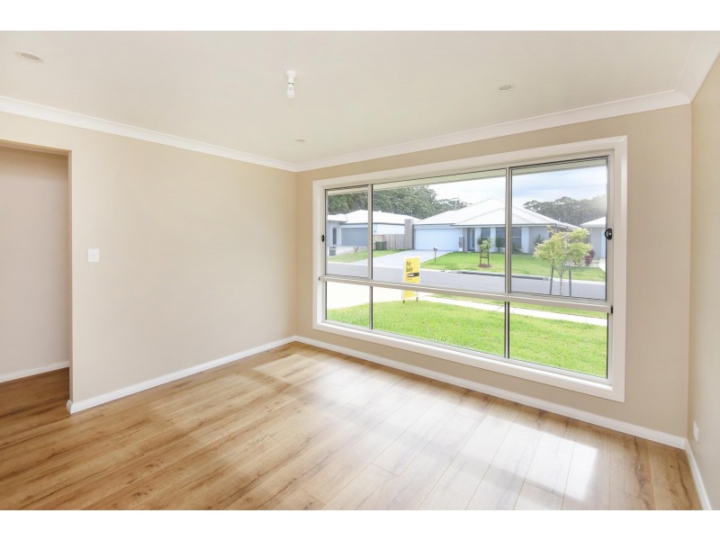 4 Redgum Circuit, Sapphire Beach NSW 2450