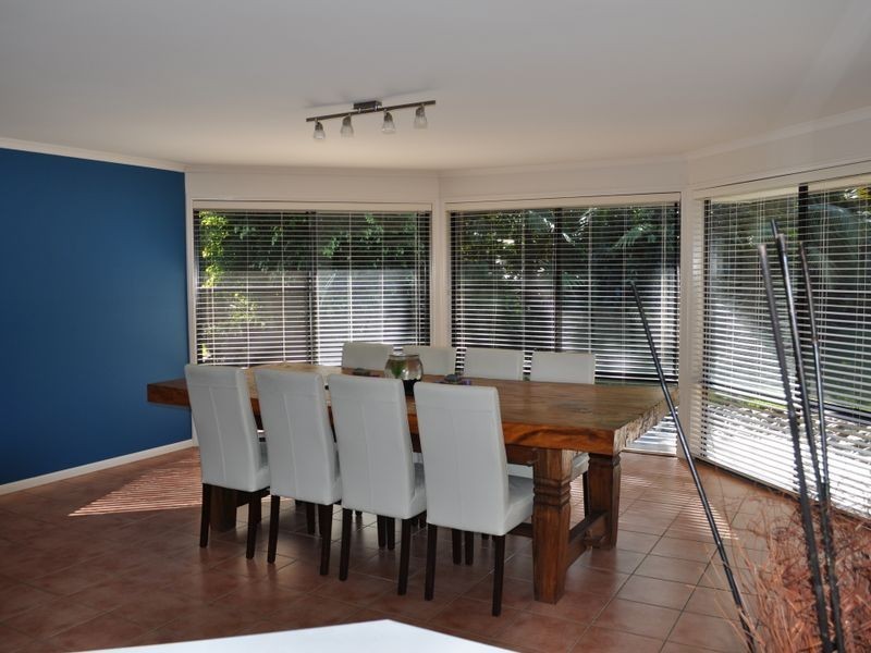 10 Topaz Drive, Emerald Beach NSW 2456