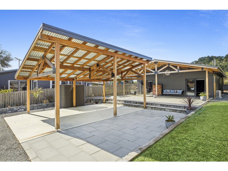 122 Pine Aveune, Ulong NSW 2450