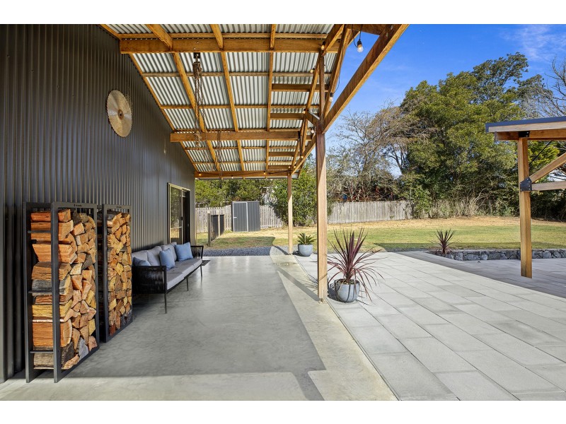 122 Pine Aveune, Ulong NSW 2450