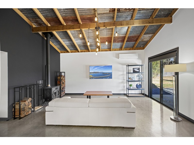122 Pine Aveune, Ulong NSW 2450