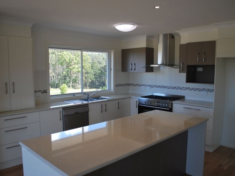 6 Banyo Close, Bonville NSW 2441