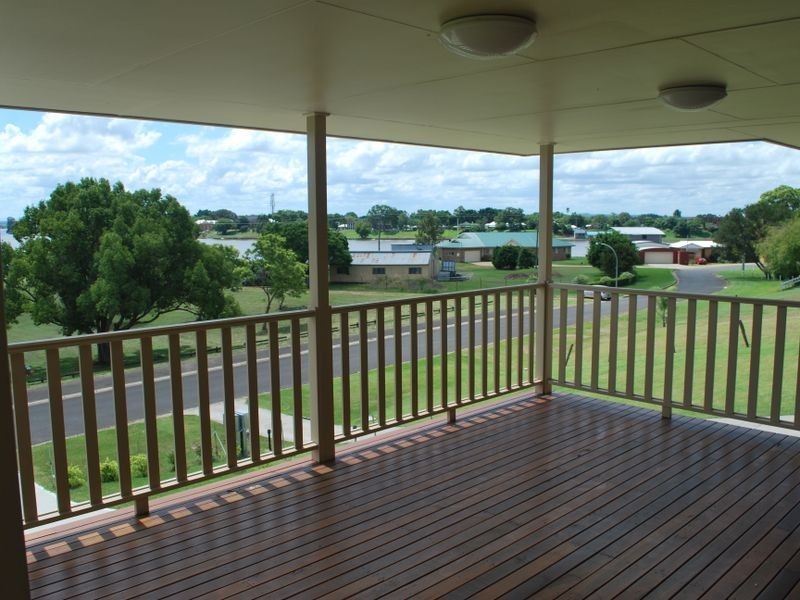 22 Riverside Drive, South Grafton NSW 2460