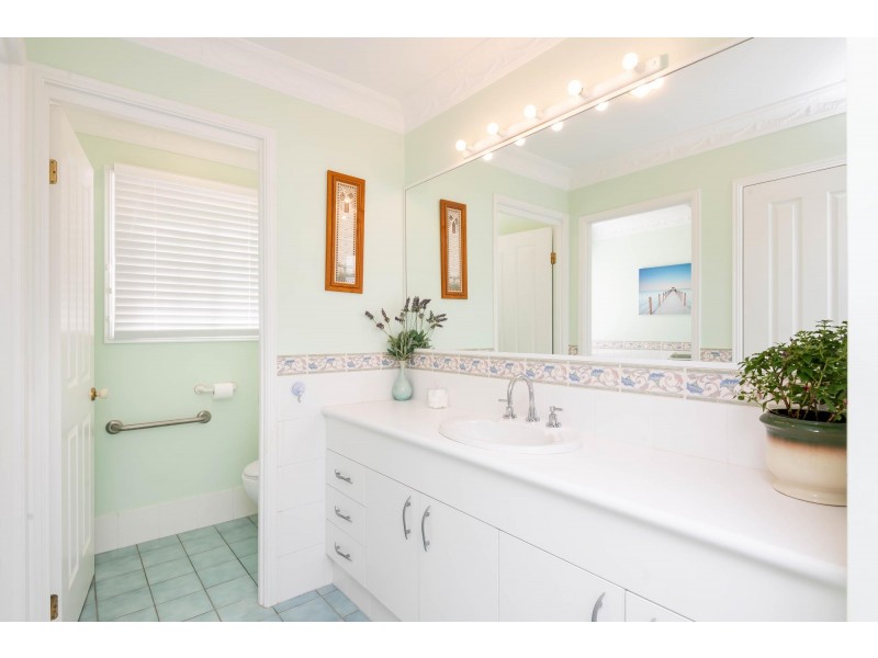 10 Trond Close, Bonville NSW 2441