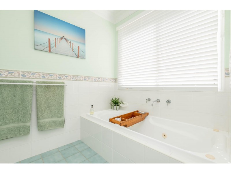 10 Trond Close, Bonville NSW 2441