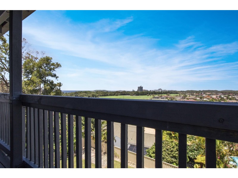 68 Manning Avenue, Coffs Harbour NSW 2450