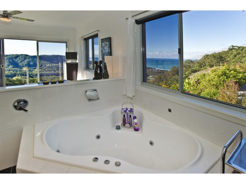 171 Sealy Lookout Drive, Korora NSW 2450