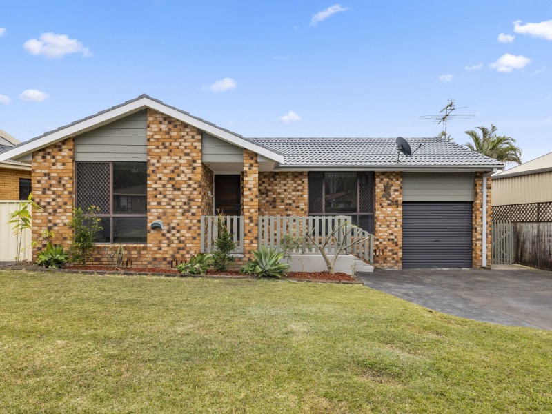 11 Bower Crescent, Toormina NSW 2452