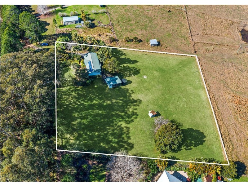 2 Herdegen Close, Bonville NSW 2441