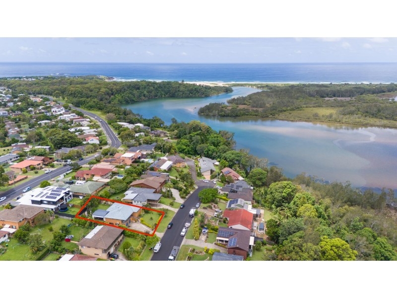 14 Cunningham Crescent, Sawtell NSW 2452