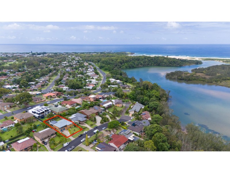 14 Cunningham Crescent, Sawtell NSW 2452