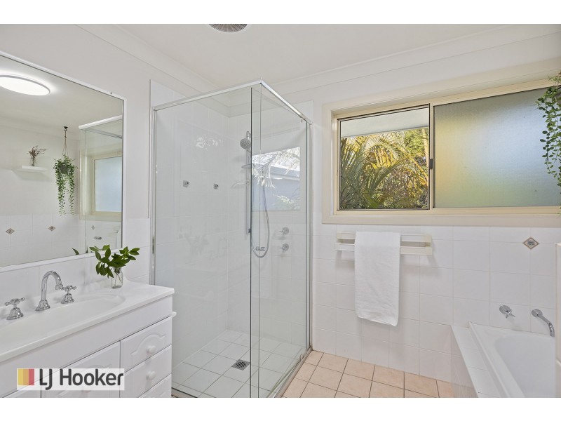 6 Ashmore Close, Boambee East NSW 2452